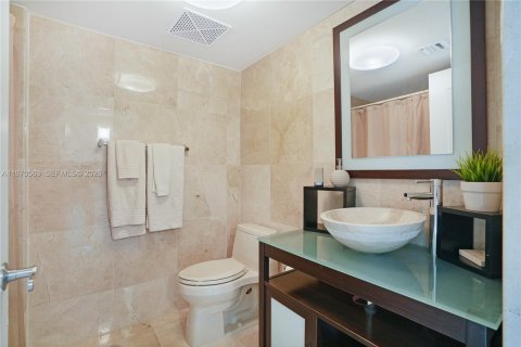 Copropriété à vendre à Miami, Floride: 2 chambres, 127 m2 № 2184689 - photo 27