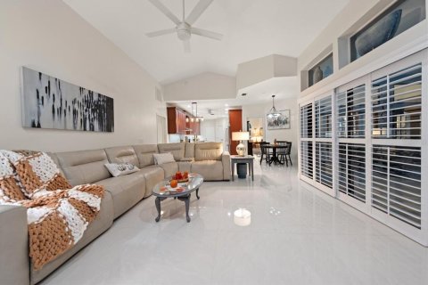 Villa ou maison à vendre à New Port Richey, Floride: 4 chambres, 234.95 m2 № 2430493 - photo 20