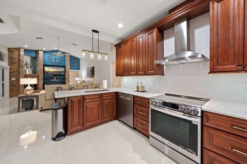 Villa ou maison à vendre à New Port Richey, Floride: 4 chambres, 234.95 m2 № 2430493 - photo 15