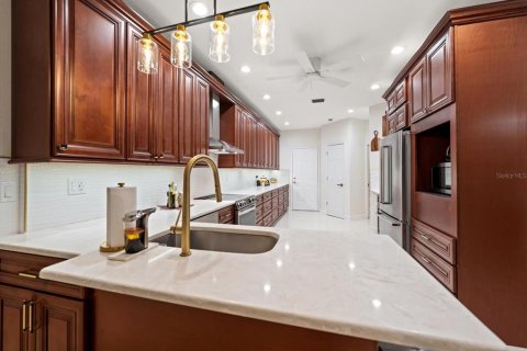 Villa ou maison à vendre à New Port Richey, Floride: 4 chambres, 234.95 m2 № 2430493 - photo 18