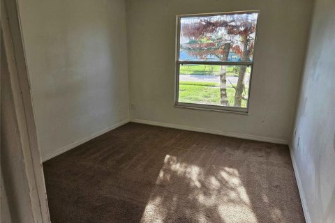House in Orlando, Florida 3 bedrooms, 138.98 sq.m. № 2393993 - photo 7