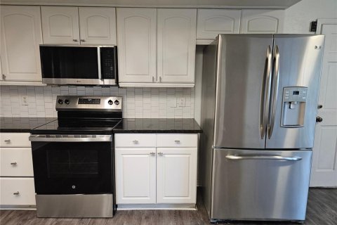 House in Orlando, Florida 3 bedrooms, 138.98 sq.m. № 2393993 - photo 4