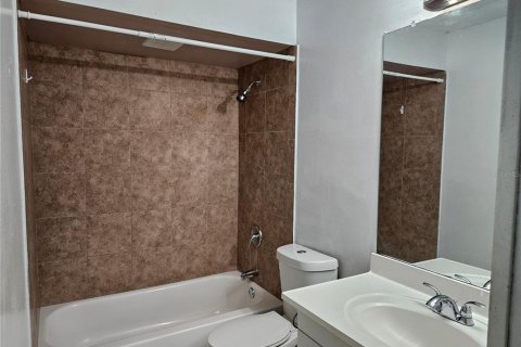 House in Orlando, Florida 3 bedrooms, 138.98 sq.m. № 2393993 - photo 10