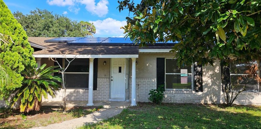 House in Orlando, Florida 3 bedrooms, 138.98 sq.m. № 2393993