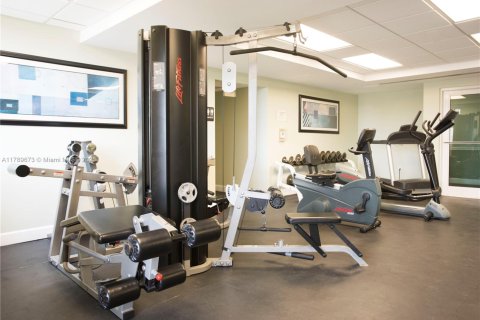 Condo in Coral Gables, Florida, 2 bedrooms № 1935335 - photo 17
