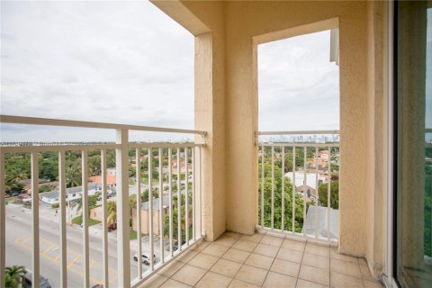 Condo in Coral Gables, Florida, 2 bedrooms № 1935335 - photo 16