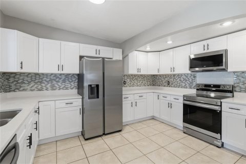 Villa ou maison à vendre à Kissimmee, Floride: 4 chambres, 208.38 m2 № 2338871 - photo 23