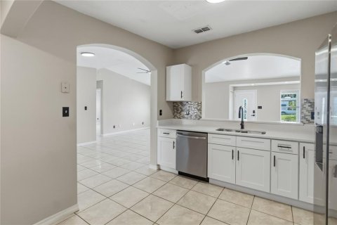 Villa ou maison à vendre à Kissimmee, Floride: 4 chambres, 208.38 m2 № 2338871 - photo 25