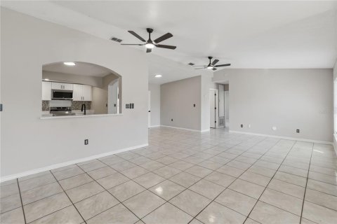 Villa ou maison à vendre à Kissimmee, Floride: 4 chambres, 208.38 m2 № 2338871 - photo 19