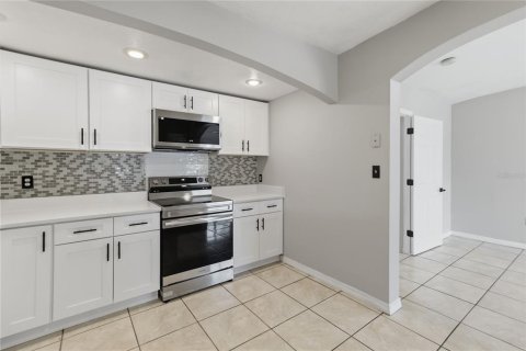 Villa ou maison à vendre à Kissimmee, Floride: 4 chambres, 208.38 m2 № 2338871 - photo 27