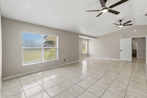 Villa ou maison à vendre à Kissimmee, Floride: 4 chambres, 208.38 m2 № 2338871 - photo 15