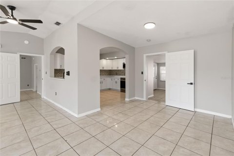 Villa ou maison à vendre à Kissimmee, Floride: 4 chambres, 208.38 m2 № 2338871 - photo 21