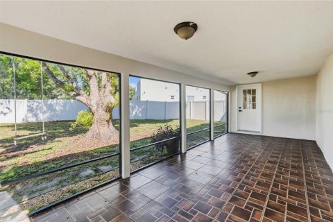 Villa ou maison à vendre à Kissimmee, Floride: 4 chambres, 208.38 m2 № 2338871 - photo 5