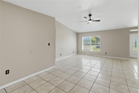 Villa ou maison à vendre à Kissimmee, Floride: 4 chambres, 208.38 m2 № 2338871 - photo 22