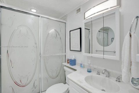 Condo in Lauderhill, Florida, 2 bedrooms  № 1850751 - photo 24
