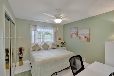 Condo in Lauderhill, Florida, 2 bedrooms  № 1850751 - photo 21