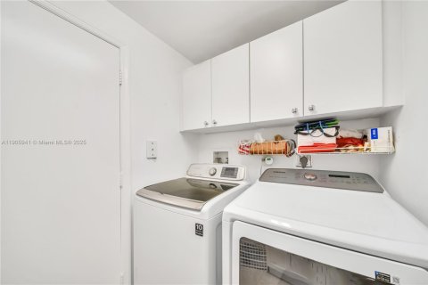 Copropriété à vendre à Aventura, Floride: 2 chambres, 193.24 m2 № 1956836 - photo 25