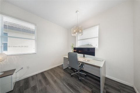 Снять в аренду виллу или дом в Хомстед, Флорида 5 спален, 264.4м2, № 1926060 - фото 22