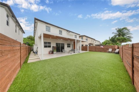 Снять в аренду виллу или дом в Хомстед, Флорида 5 спален, 264.4м2, № 1926060 - фото 29