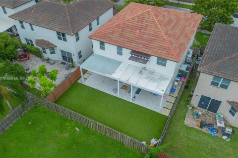 Снять в аренду виллу или дом в Хомстед, Флорида 5 спален, 264.4м2, № 1926060 - фото 15