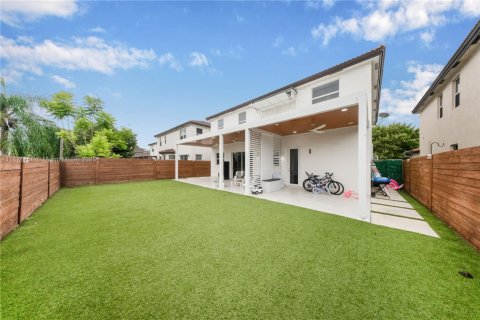 Снять в аренду виллу или дом в Хомстед, Флорида 5 спален, 264.4м2, № 1926060 - фото 30