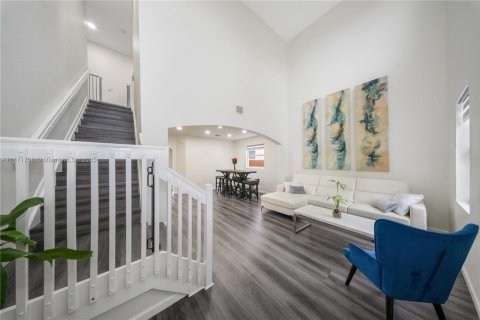 Снять в аренду виллу или дом в Хомстед, Флорида 5 спален, 264.4м2, № 1926060 - фото 5