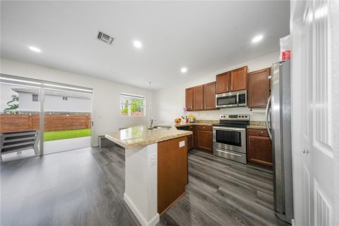 Снять в аренду виллу или дом в Хомстед, Флорида 5 спален, 264.4м2, № 1926060 - фото 11