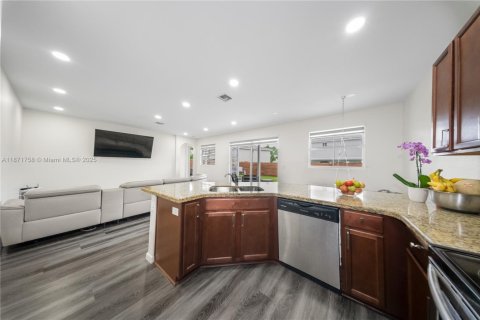 Снять в аренду виллу или дом в Хомстед, Флорида 5 спален, 264.4м2, № 1926060 - фото 12