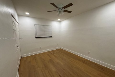 Casa en venta en Hollywood, Florida, 3 dormitorios, 114.64 m2 № 1982417 - foto 11