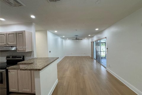 Casa en venta en Hollywood, Florida, 3 dormitorios, 114.64 m2 № 1982417 - foto 5