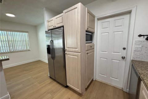 Casa en venta en Hollywood, Florida, 3 dormitorios, 114.64 m2 № 1982417 - foto 8