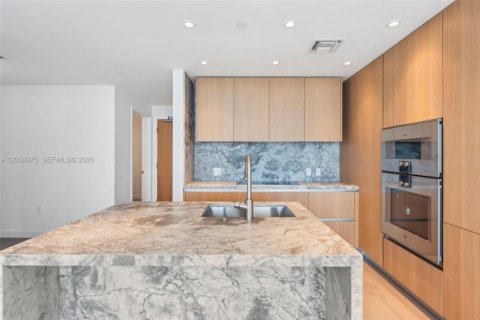 Condo in Miami Beach, Florida, 2 bedrooms  № 2074968 - photo 8