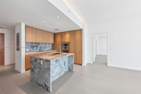 Condo in Miami Beach, Florida, 2 bedrooms  № 2074968 - photo 9