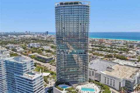 Condo in Miami Beach, Florida, 2 bedrooms  № 2074968 - photo 27