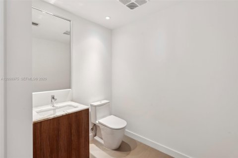 Condo in Miami Beach, Florida, 2 bedrooms  № 2074968 - photo 21