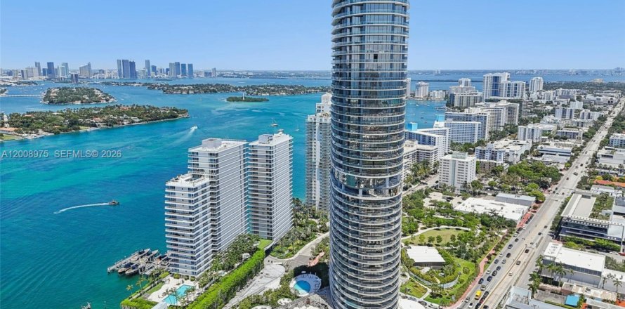Condo in Miami Beach, Florida, 2 bedrooms  № 2074968