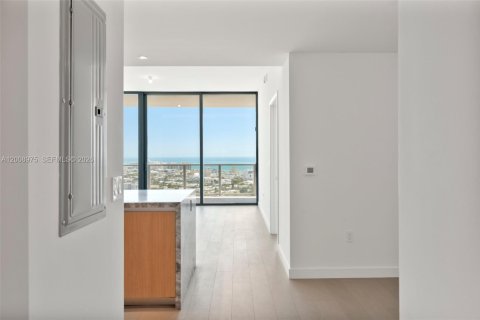 Condo in Miami Beach, Florida, 2 bedrooms  № 2074968 - photo 3