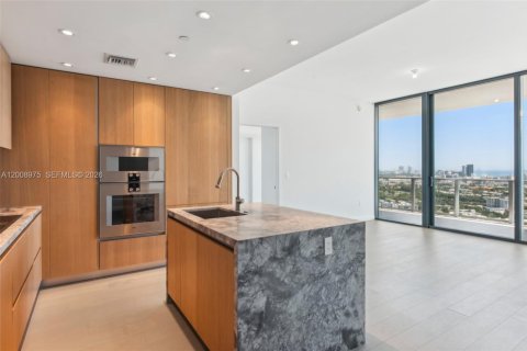 Condo in Miami Beach, Florida, 2 bedrooms  № 2074968 - photo 10