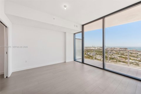 Condo in Miami Beach, Florida, 2 bedrooms  № 2074968 - photo 12