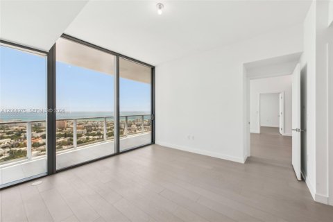 Condo in Miami Beach, Florida, 2 bedrooms  № 2074968 - photo 13