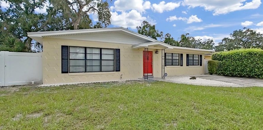 Villa ou maison à Tampa, Floride 3 chambres, 135.45 m2 № 2323075