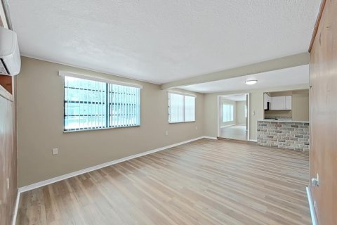 Villa ou maison à vendre à Tampa, Floride: 3 chambres, 135.45 m2 № 2323075 - photo 29