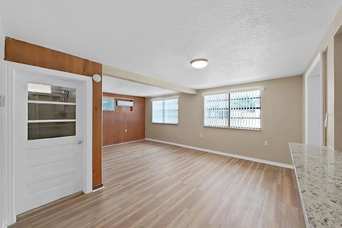 Villa ou maison à vendre à Tampa, Floride: 3 chambres, 135.45 m2 № 2323075 - photo 30
