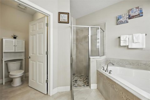 Casa en venta en Orlando, Florida, 5 dormitorios, 305.37 m2 № 1907658 - foto 23