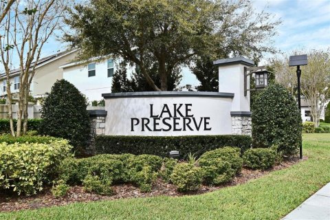 Casa en venta en Orlando, Florida, 5 dormitorios, 305.37 m2 № 1907658 - foto 2