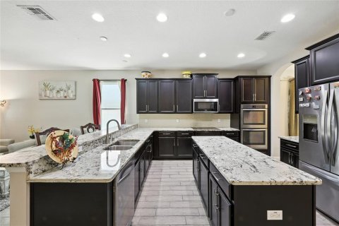 Casa en venta en Orlando, Florida, 5 dormitorios, 305.37 m2 № 1907658 - foto 14
