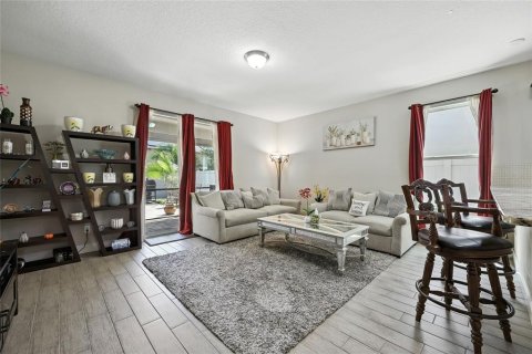 Casa en venta en Orlando, Florida, 5 dormitorios, 305.37 m2 № 1907658 - foto 17