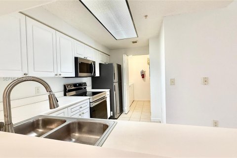 Condominio en alquiler en Palm Beach Gardens, Florida, 1 dormitorio, 76.09 m2 № 2041295 - foto 9