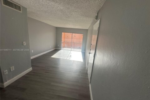 Copropriété à vendre à Miami Lakes, Floride: 2 chambres, 75.81 m2 № 2088971 - photo 2