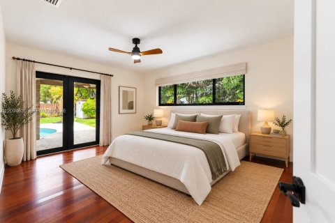 House in Pinecrest, Florida 4 bedrooms, 202.06 sq.m. № 2385027 - photo 14
